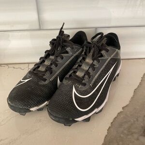 Nike Girls Softball cleats - Size 4.5